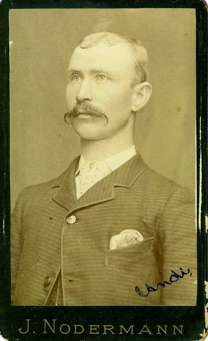 raringaring_bose_anders_(andi)_olsson,_foto_fra_1872-1884.jpg