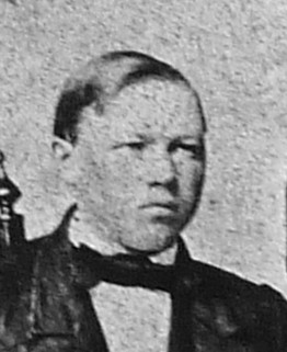 raringaringmuseum_backenilspeterandersson_1844-1898_350_red_p.jpg