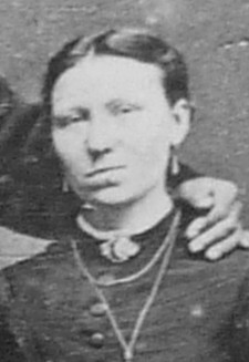 raringaringmuseum_bjoumlrkagdanilsdotter_1845-1920_63_red_p.jpg