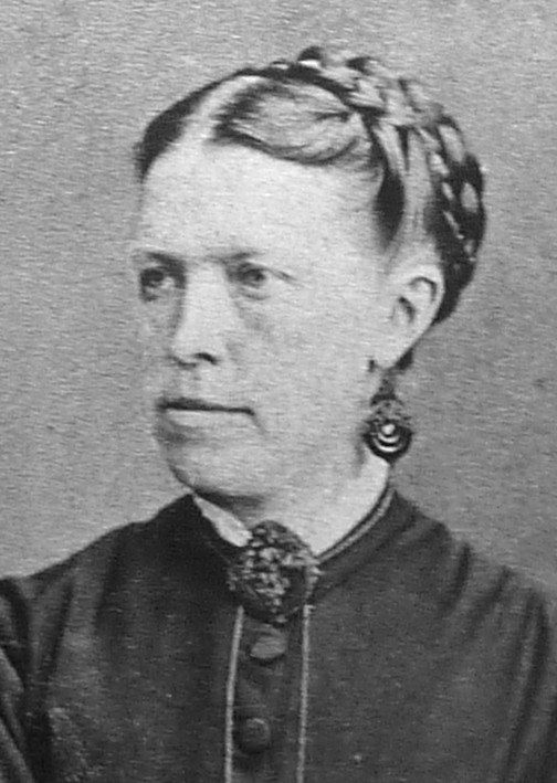 raringaringmuseum_hansdotterjohannamatilda_1842-1878_292_red_p.jpg