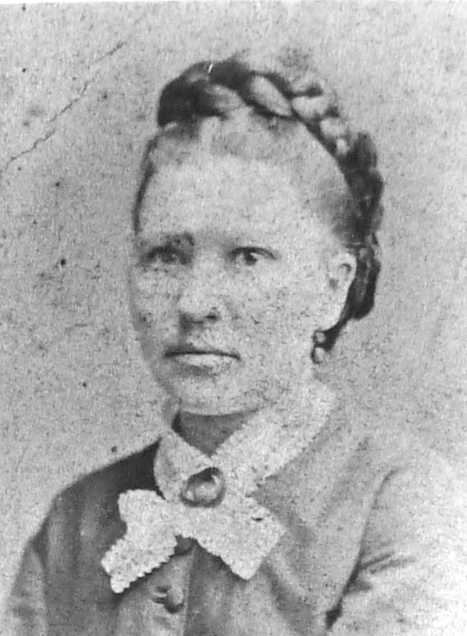 raringaringmuseum_jonasdotterjohannamaria_1846-1933_474_red_p.jpg