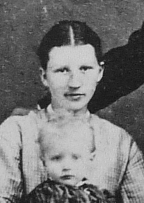 raringaringmuseum_jonasdotterpetronella_1848-1934_165_red_p.jpg