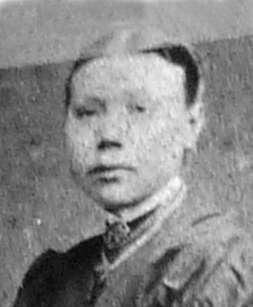 raringaringmuseum_jonassonhannakristina_1859-1910_363_red_p.jpg