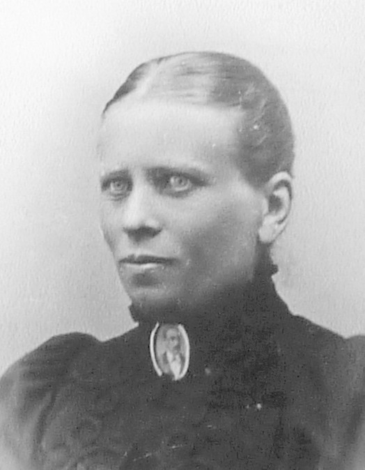 raringaringmuseum_joumlnssonpetronella_1861-1926_382_red_p.jpg