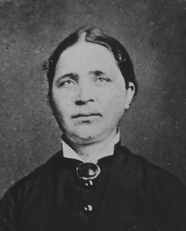 raringaringmuseum_larsdotterjohannakristina_1839-1918_347_b.jpg
