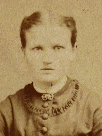 raringaringmuseum_nilsdottermargaretamatilda_1850-1917_red_p.jpg