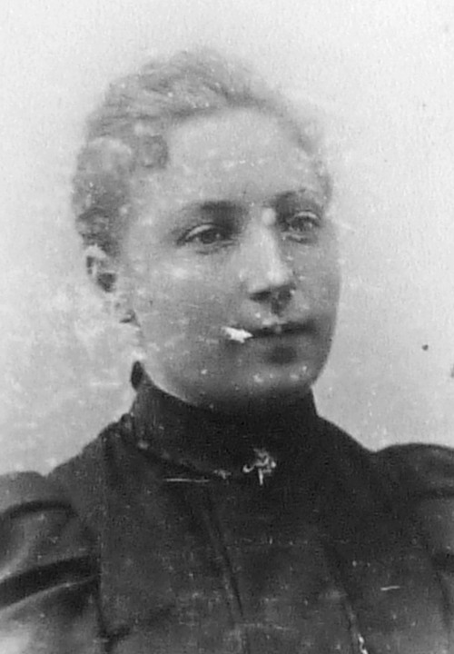 raringaringmuseum_peterssonemmagustava_persson_1877-1938_548_red_p.jpg
