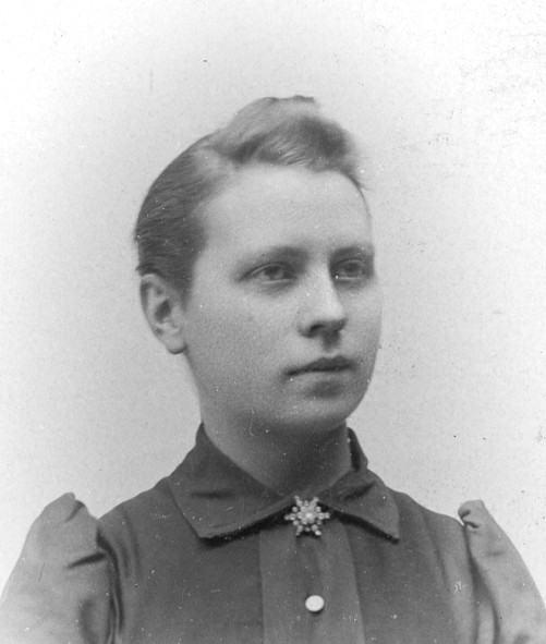 raringaringprivat_backealmacecilia1872-1954_ung_600_p.jpg